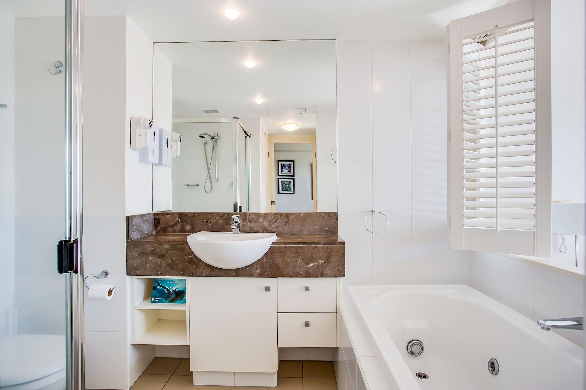 Mantra Broadbeach On The Park Aparthotel