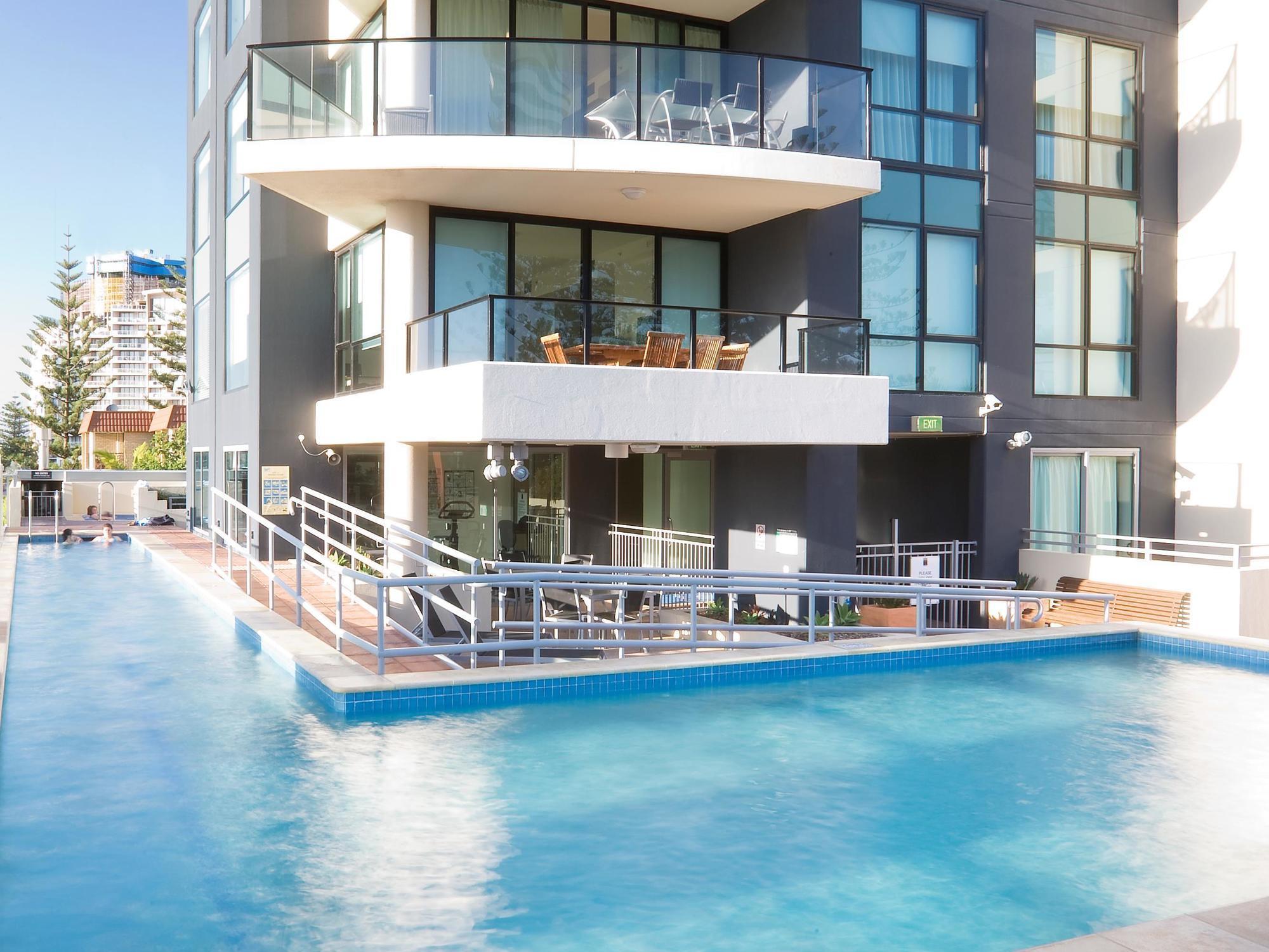 Mantra Broadbeach On The Park 4*